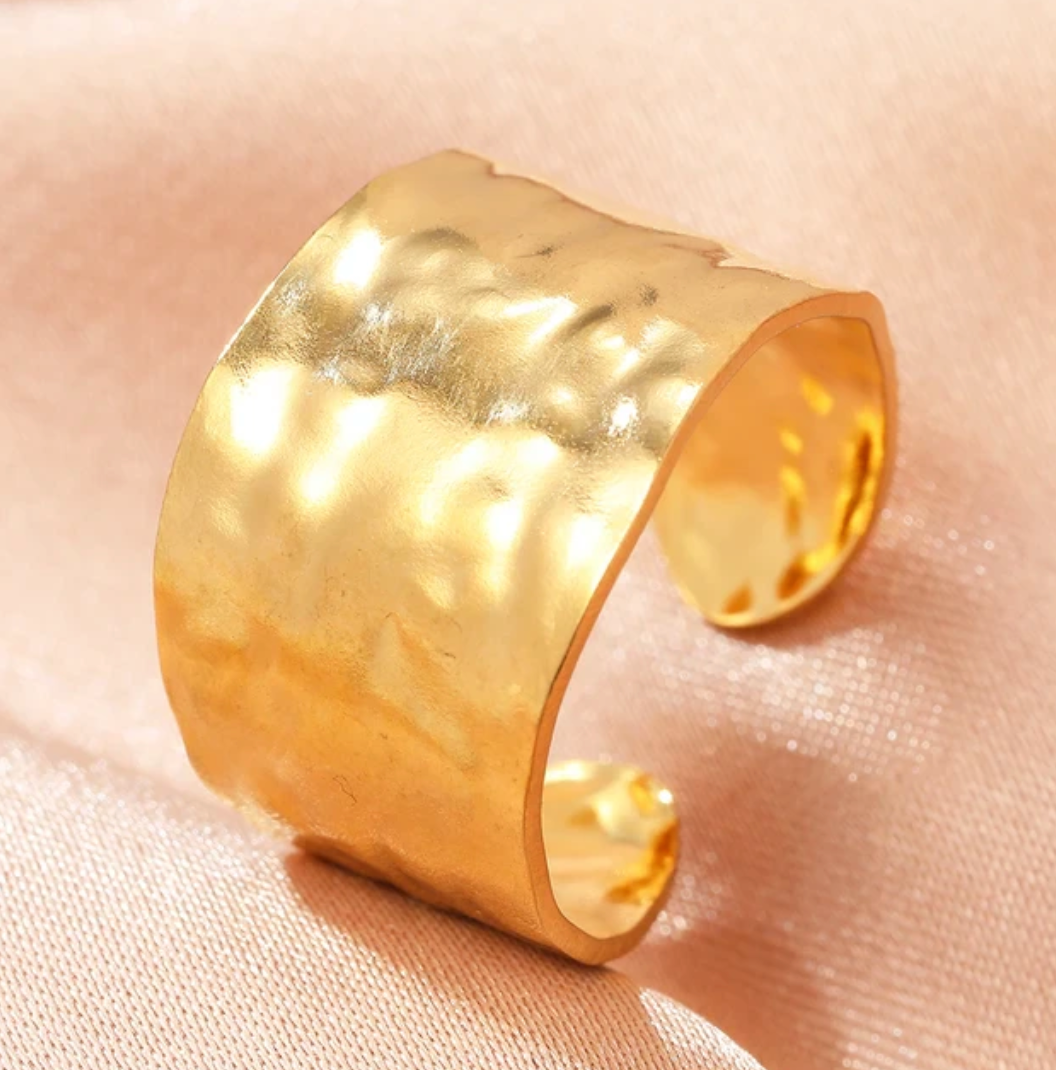 Eleganter 18 Karat Griechischer Goldverzierter Ring