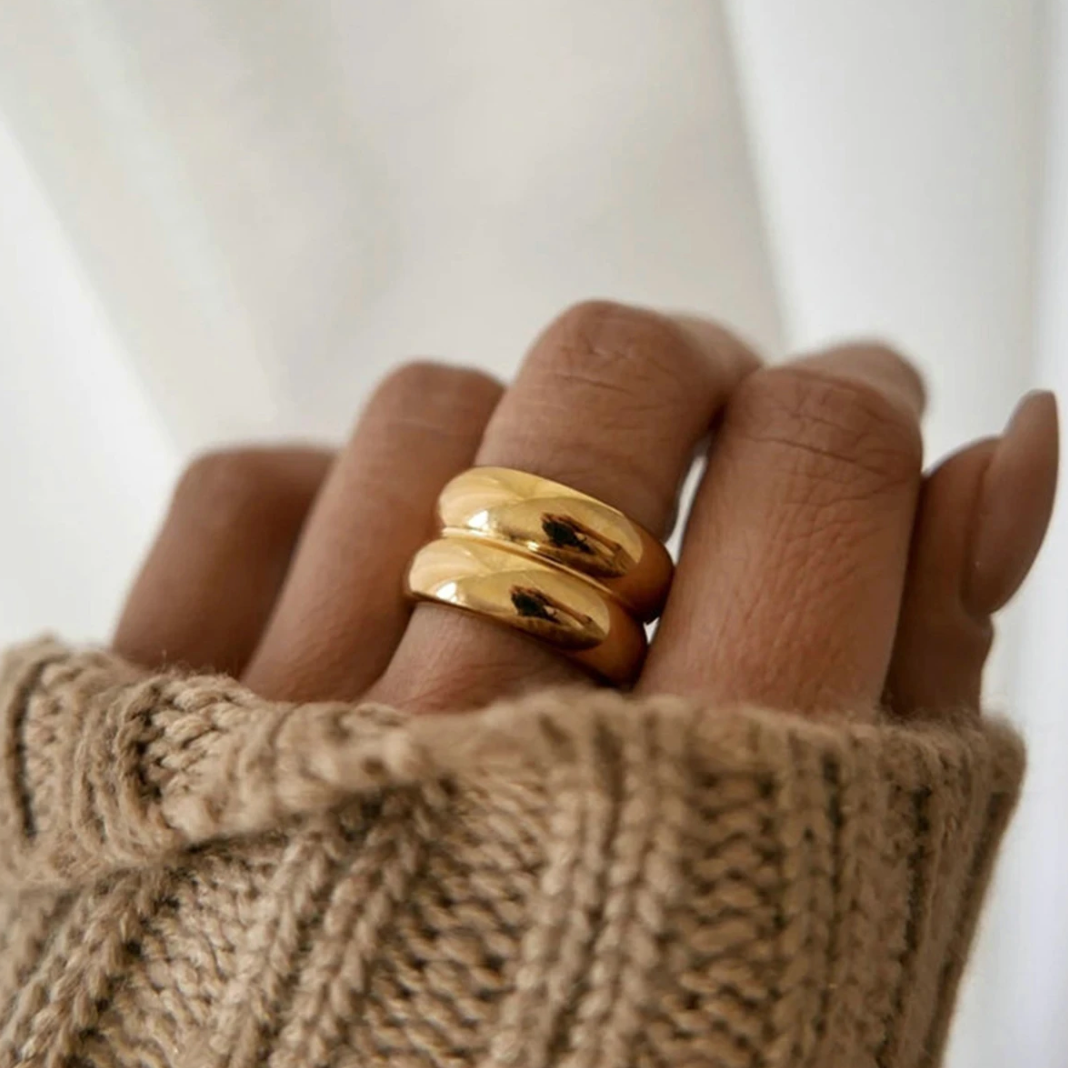 Doppelter klassischer Ring in edlem 18 Karat Goldplattierung