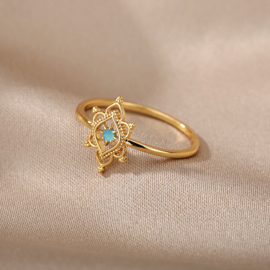 Antiker Ring aus 18 Karat vergoldetem Silber – Eleganz aus vergangener Zeit