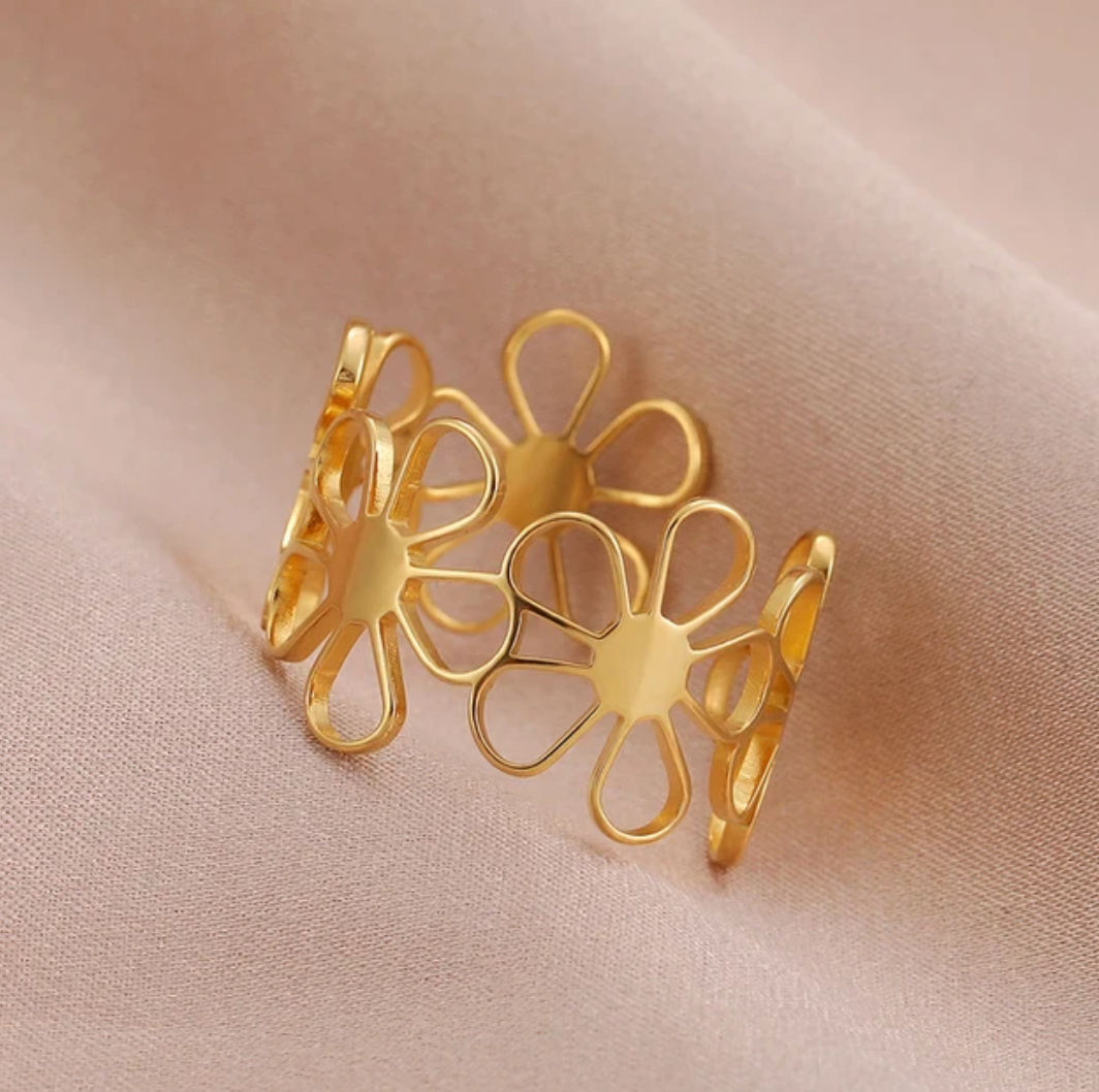 Eleganter Ring mit Gänseblümchen aus 18 Karat vergoldetem Design
