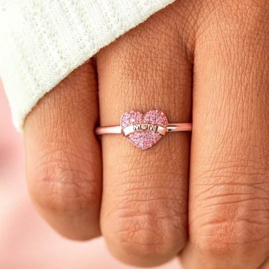 Eleganter Herzring "Mama" mit funkelnden Zirkonia, 18K vergoldet.