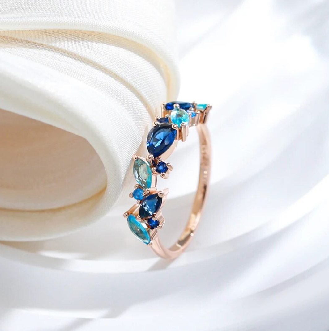 Elegantes Set aus Meerestränen in edlem 18 Karat Roségold-Design