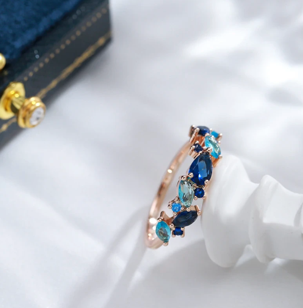 Elegantes Set aus Meerestränen in edlem 18 Karat Roségold-Design