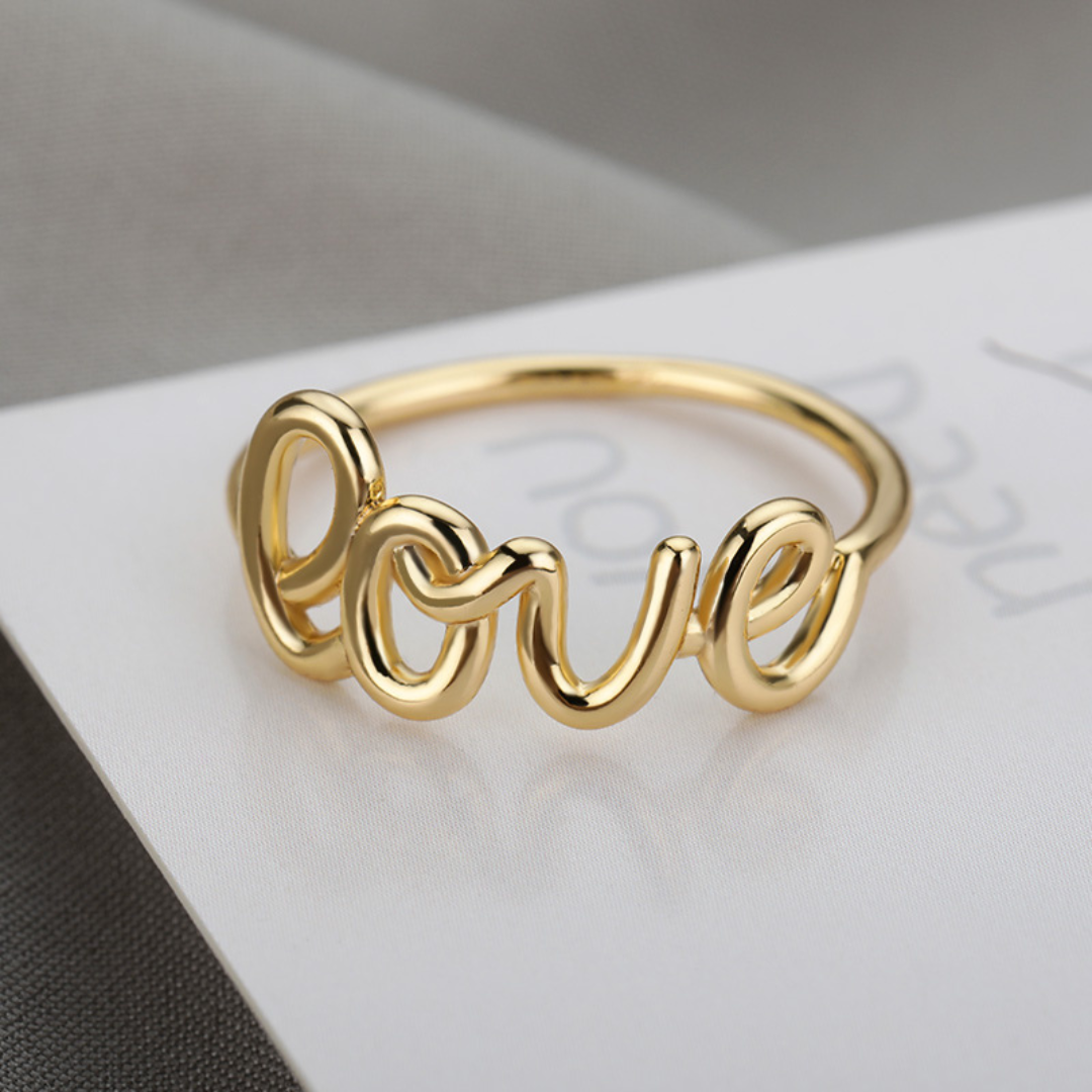 Verführerischer LOVE Ring aus 18K Goldplattierung