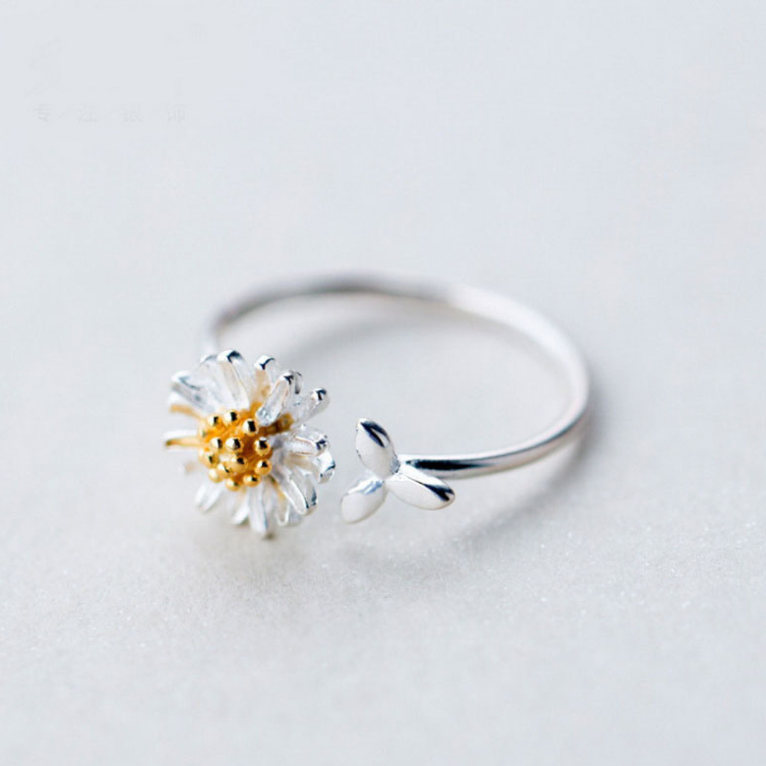 Zauberhafter verstellbarer Ring aus 925 Sterling Silber mit handgemalten GĂ€nseblĂŒmchen