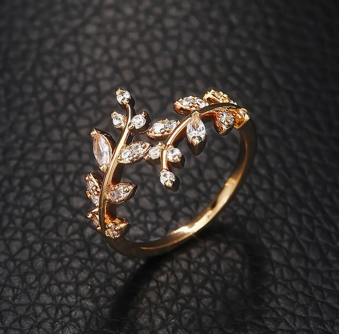 Luxuriöser Geometrischer Blätter Ring