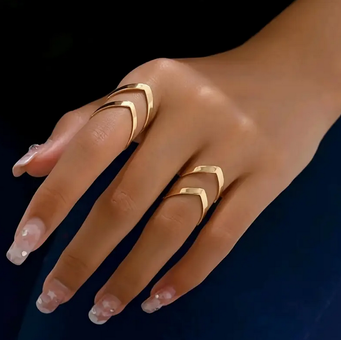 Geometrischer Hollow-Out Offener Ring