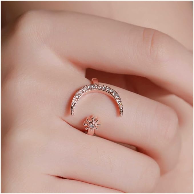 Eleganter Halloween-Ring mit mond- und sternenförmigem Design aus hypoallergenem Stahl, veredelt mit 18 Karat Roségold und funkelnden Zirkoniasteinen
