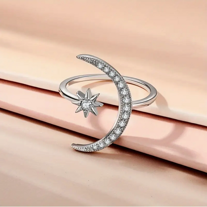Eleganter Silberring mit funkelndem Mond & Stern Diamanten