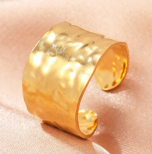 Eleganter 18 Karat Griechischer Goldverzierter Ring