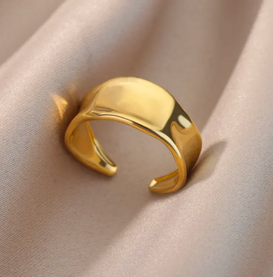 Eleganter 18 Karat vergoldeter Ring inspiriert von den Sternen