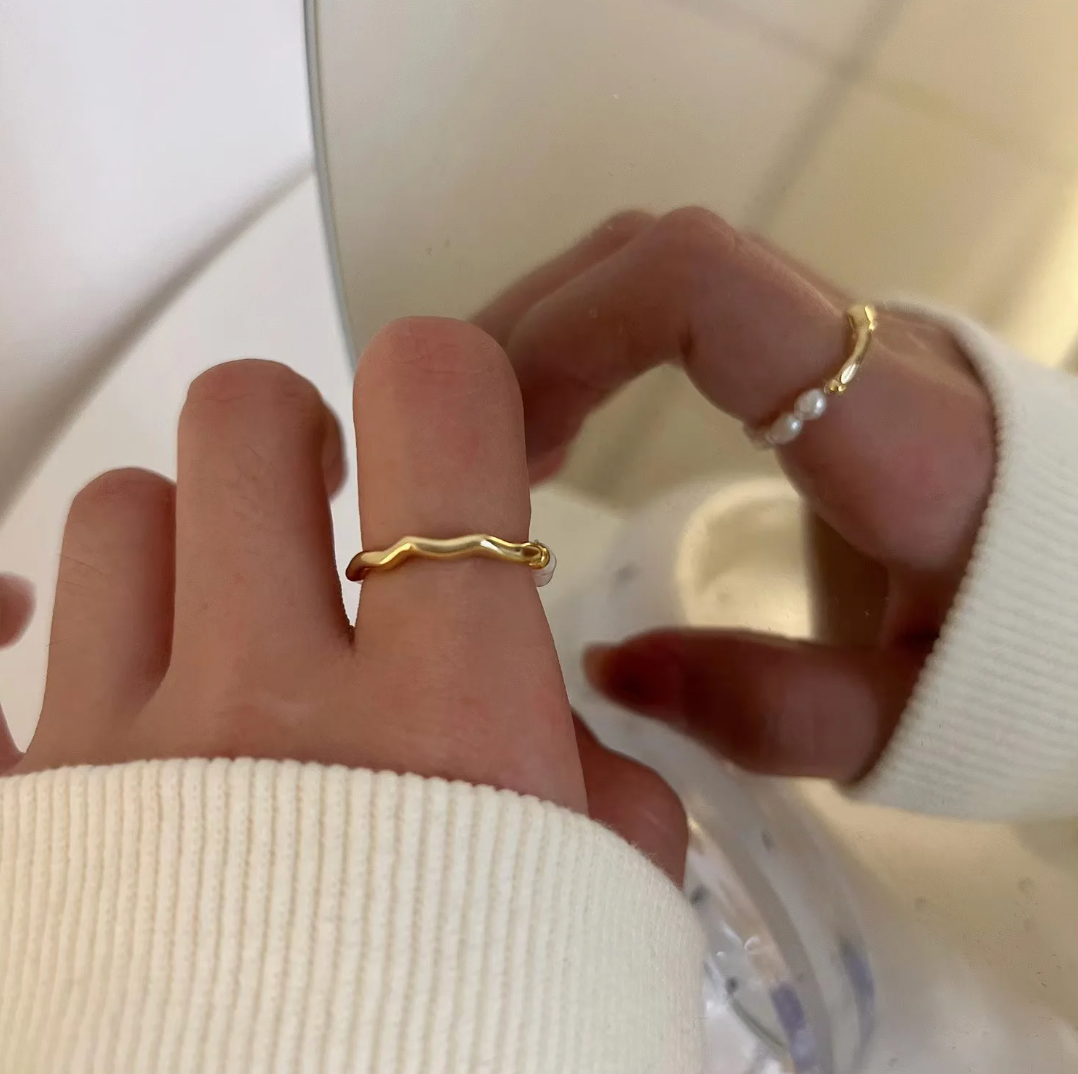 Eleganter 18 Karat vergoldeter Ring mit edlen Kaspischen Meeresperlen