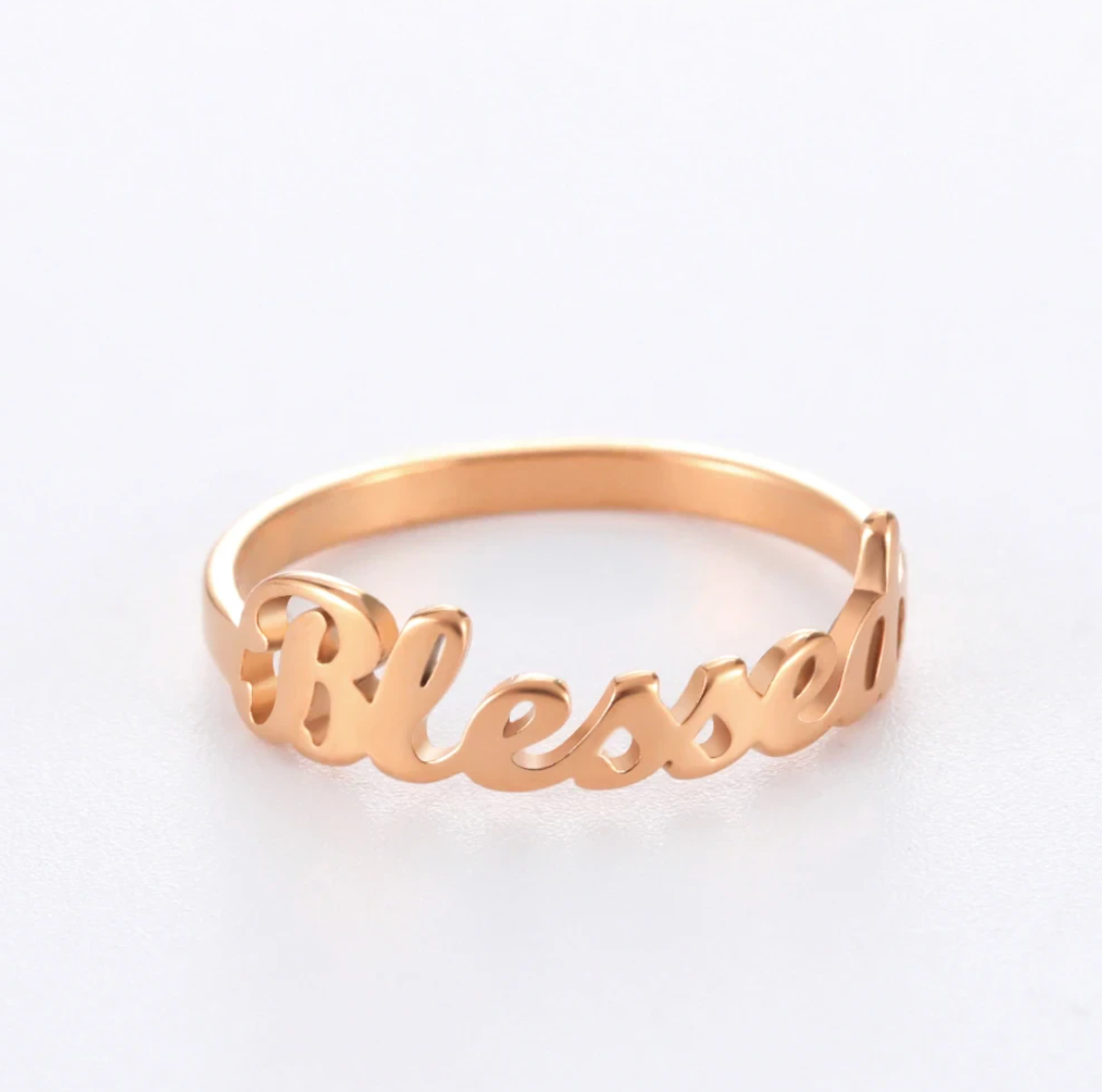 Eleganter Ring aus 18K Roségold mit segensreicher Bedeutung