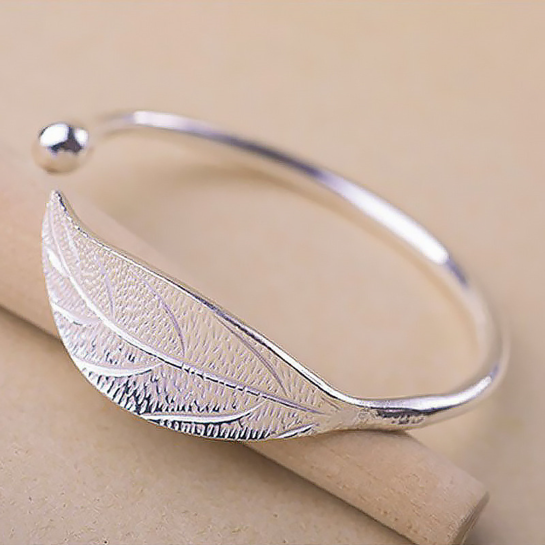Delicate Adjustable Leaf-Design Engraved Ring