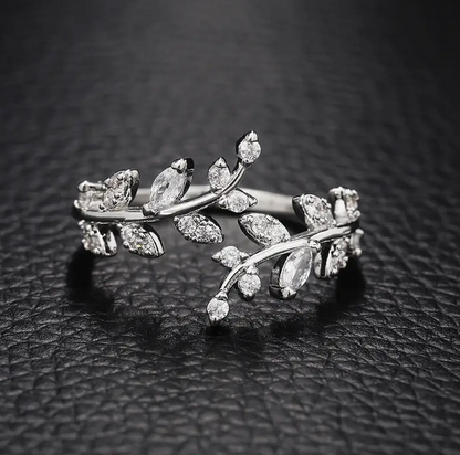 Luxuriöser Geometrischer Blätter Ring