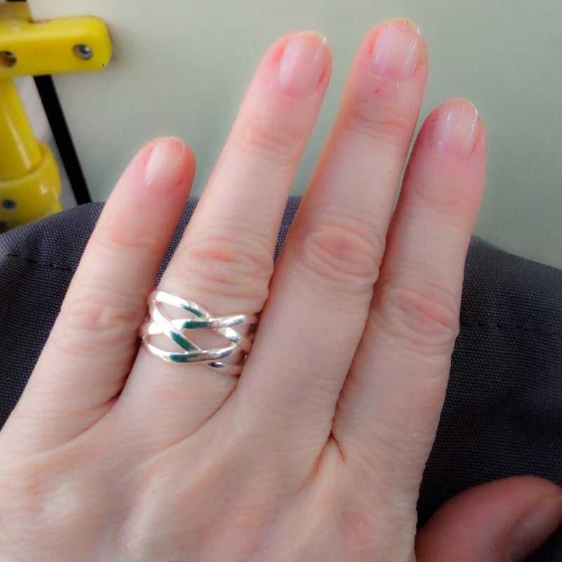 Eleganter geflochtener Ring aus hochwertigem 925 Sterling Silber